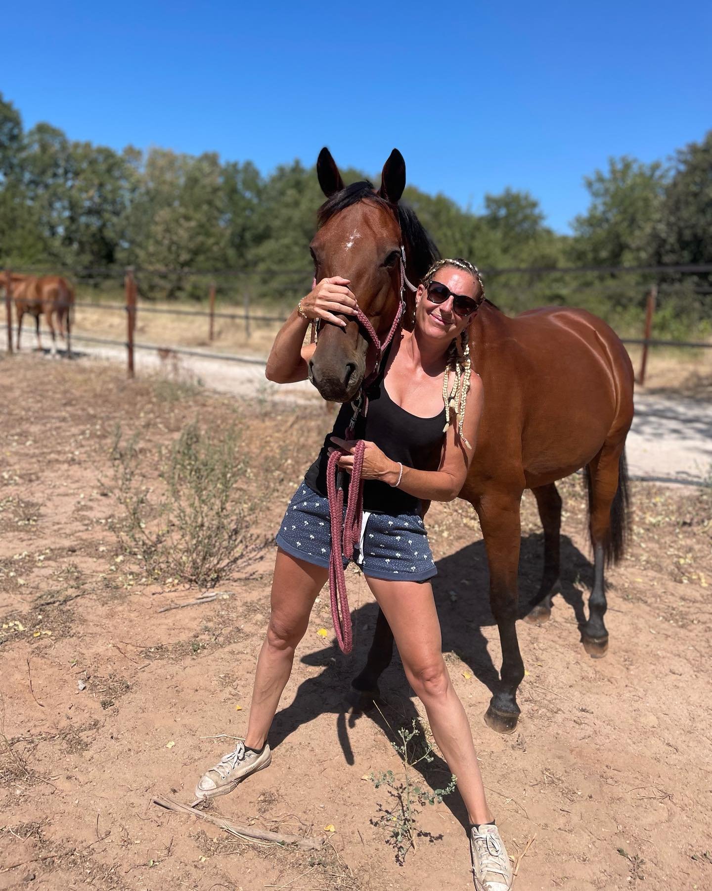 Claire PÉAN avec son cheval – coach équestre Equi Jump 06 Villeneuve-Loubet