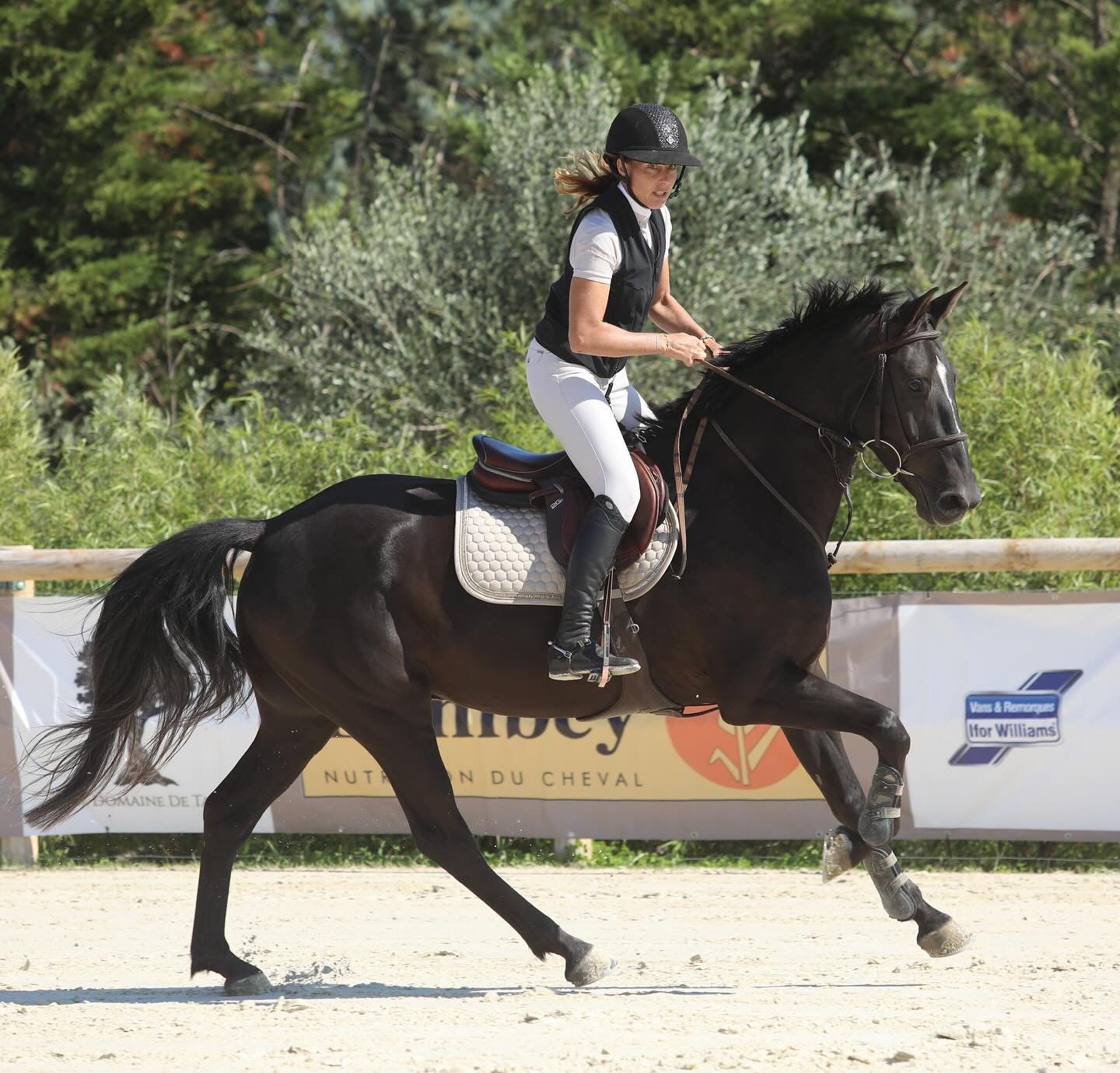 Claire PÉAN en compétition équestre – Equi Jump 06